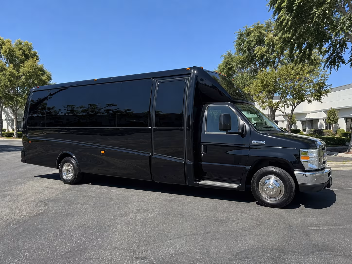 fort wayne corporate retreat shuttle bus rentals