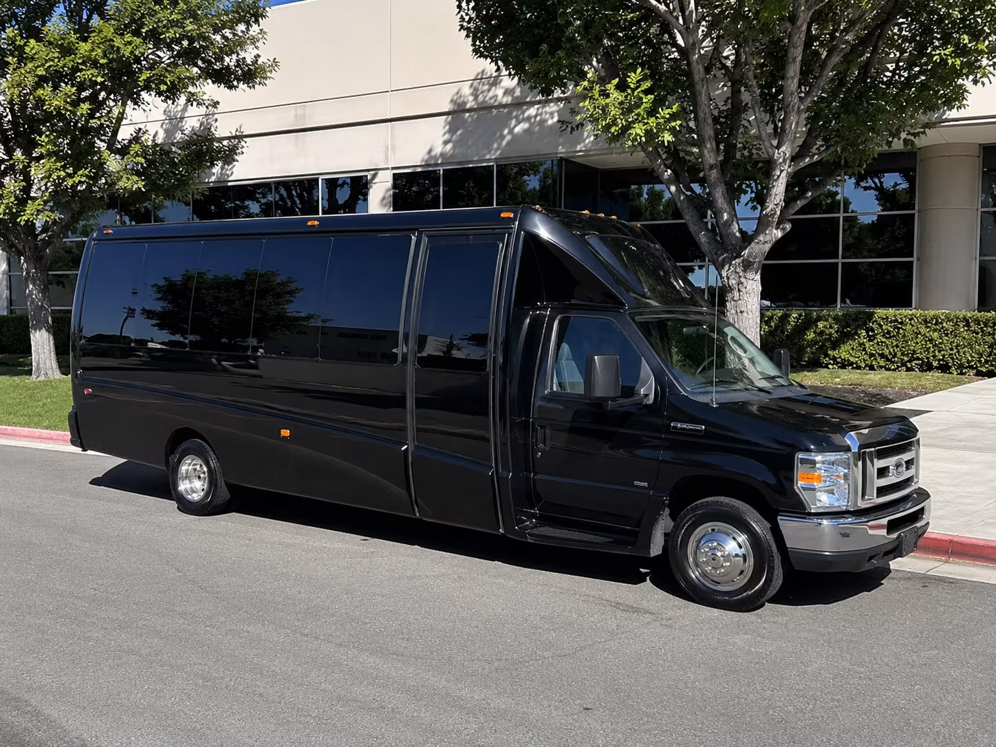 shuttle to fort wayne international airport